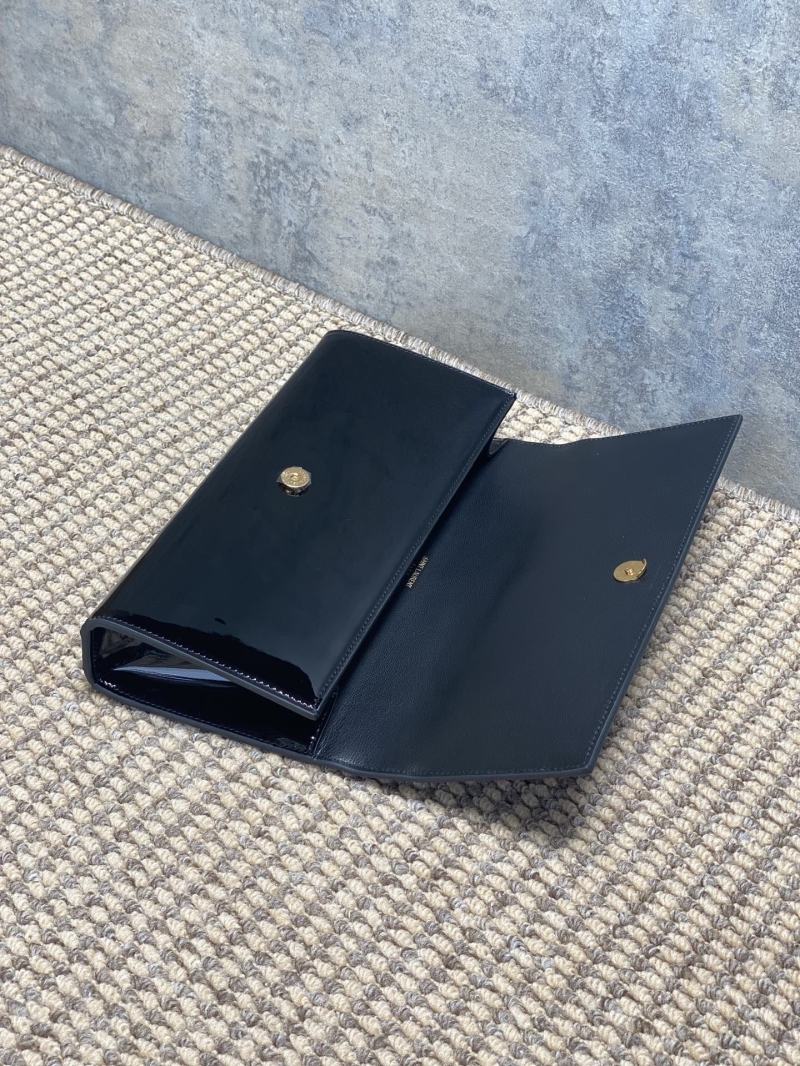 Y51 clutch bags